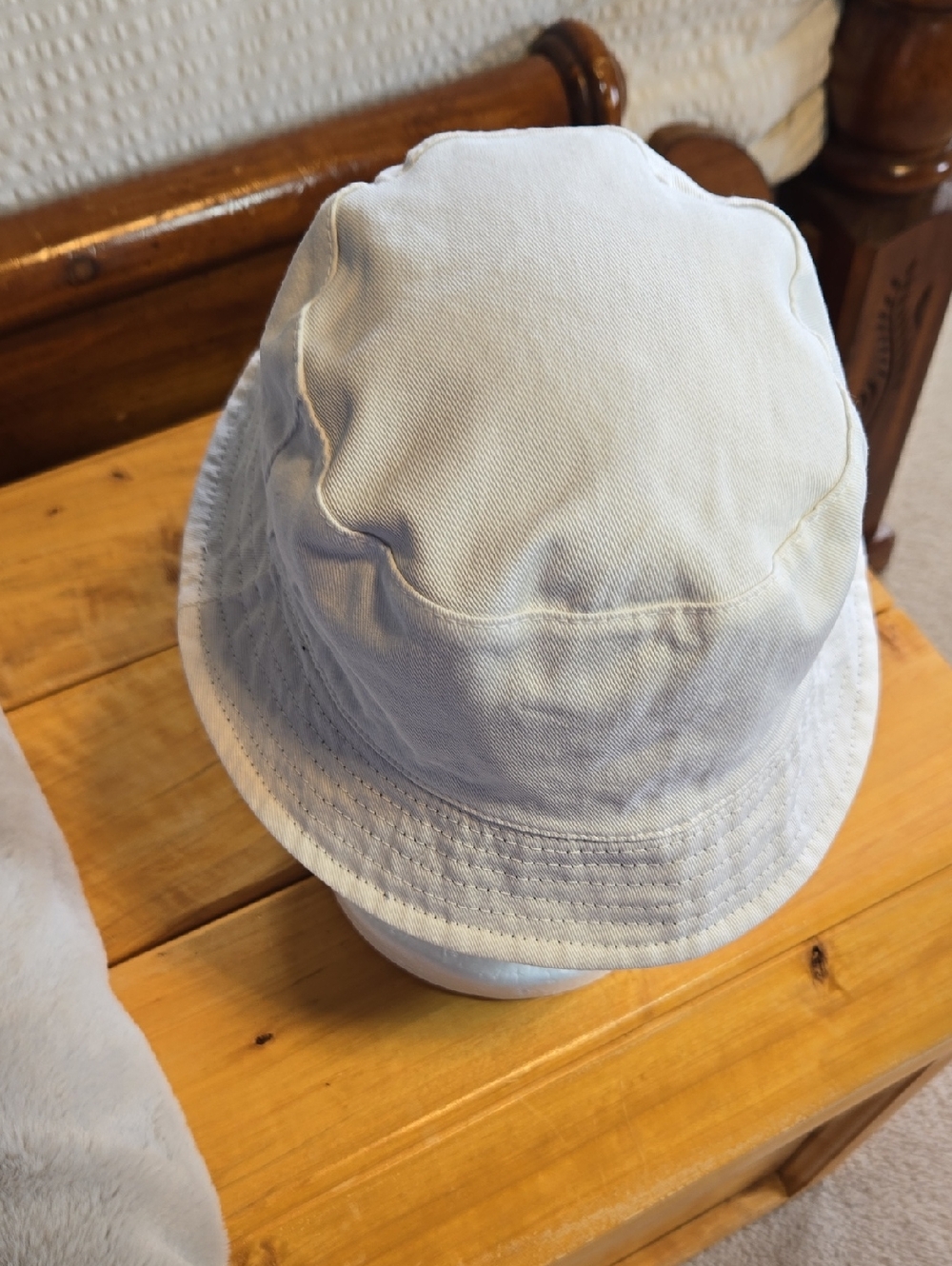 PLAYBOY Reversible Bucket Hat - Picture 6 of 9